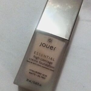 Jouer essential high coverage foundation